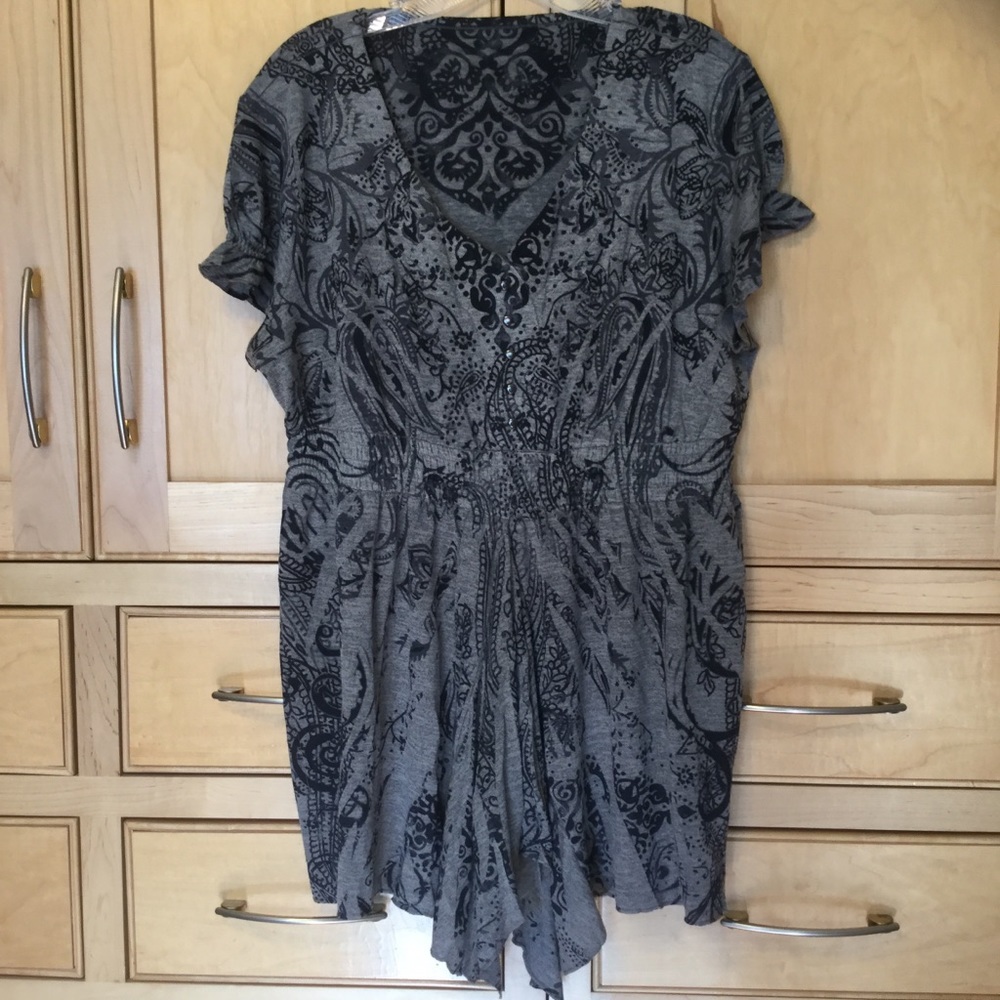 Black and gray LG  top, Elastic waist,Pull over